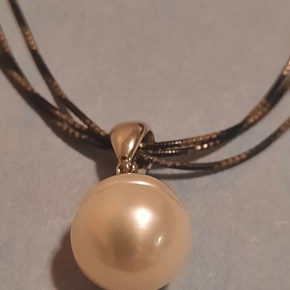 Sterling Silver 11-12 mm white round pearl drop on triple chain 18 in - Picture 3 of 5